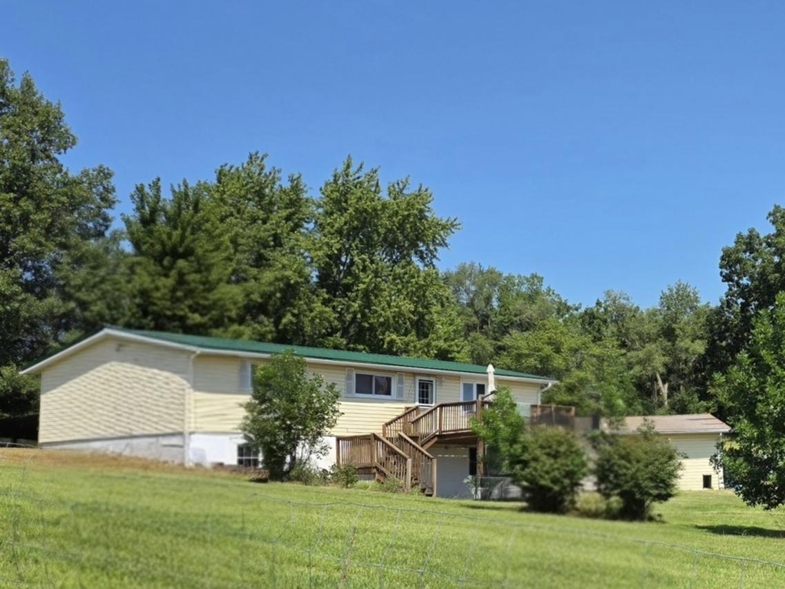 28453 E 2400 St., Prophetstown, IL 61277