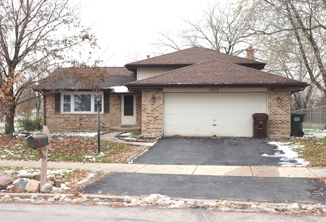 4912 Arquilla Dr., Richton Park, IL 60471