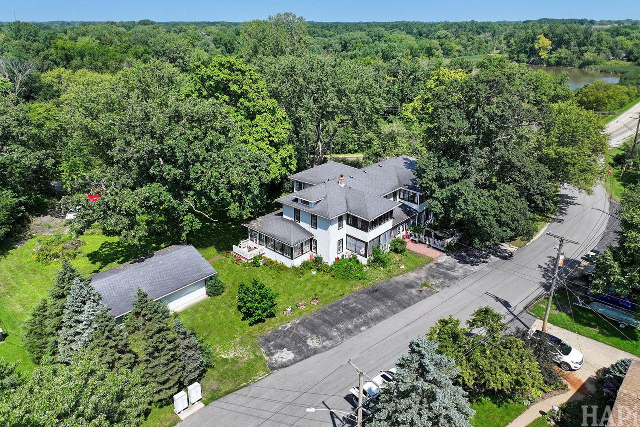 25036 W 1st St., Antioch, IL 60002