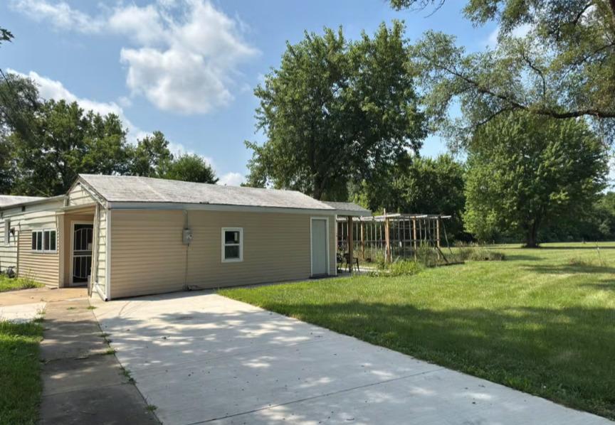 800 Lavern Ave., Machesney Park, IL 61115
