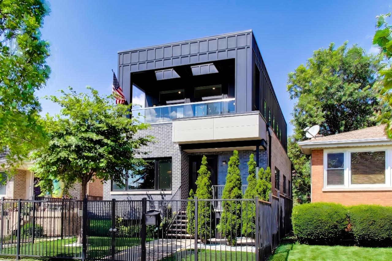 2326 W Erie St., Chicago, IL 60612