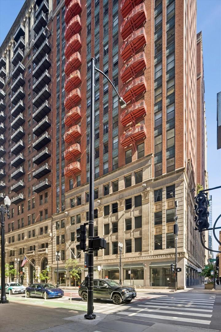208 W Washington St. #1813, Chicago, IL 60606