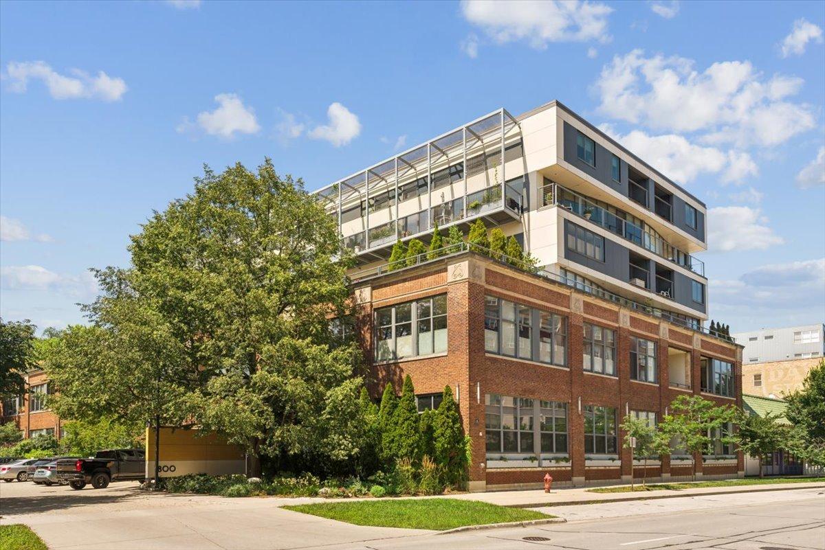 1800 Ridge Ave. #201, Evanston, IL 60201