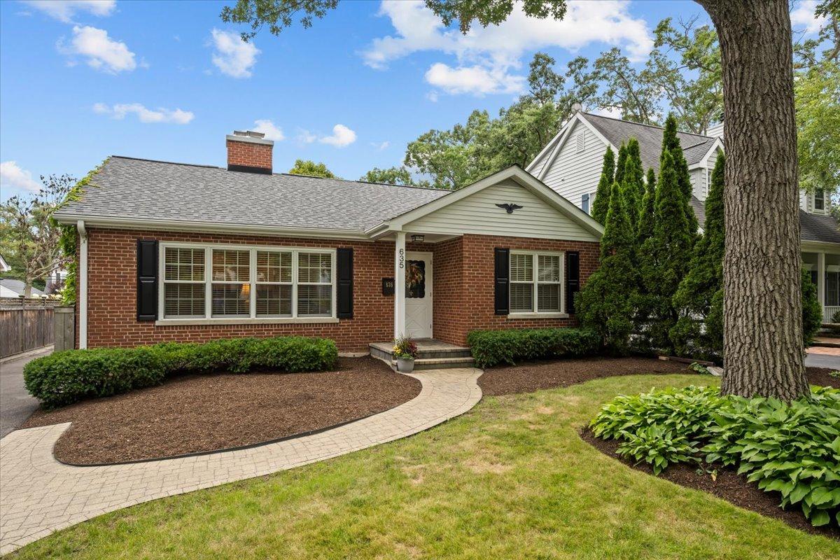 635 Northmoor Rd., Lake Forest, IL 60045