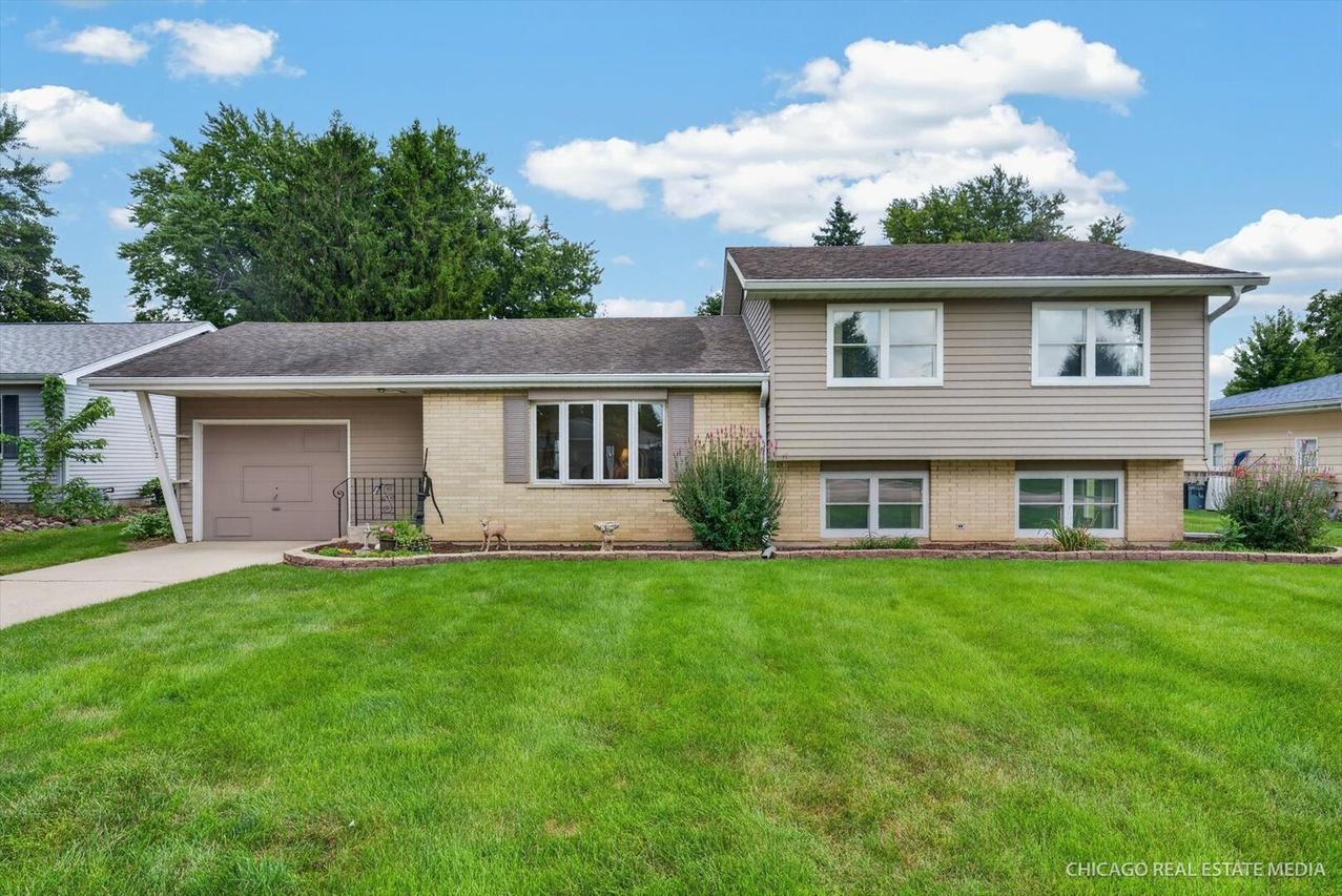 11112 Sunset Ln., Huntley, IL 60142