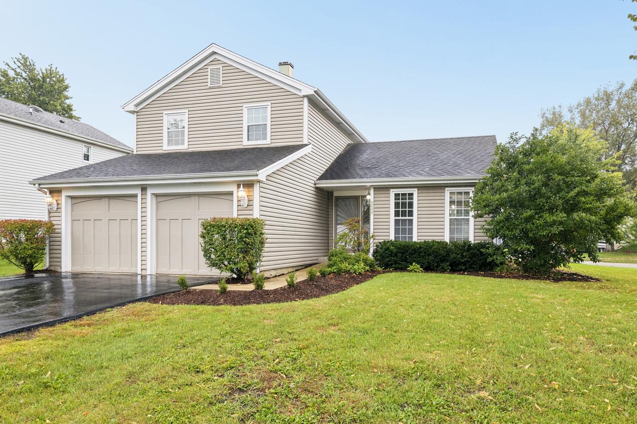 388 Woodhollow Ln., Bartlett, IL 60103