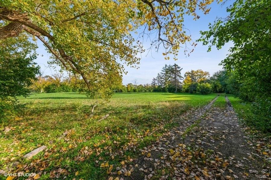 1301 Pearson Rd., Green Oaks, IL 60048