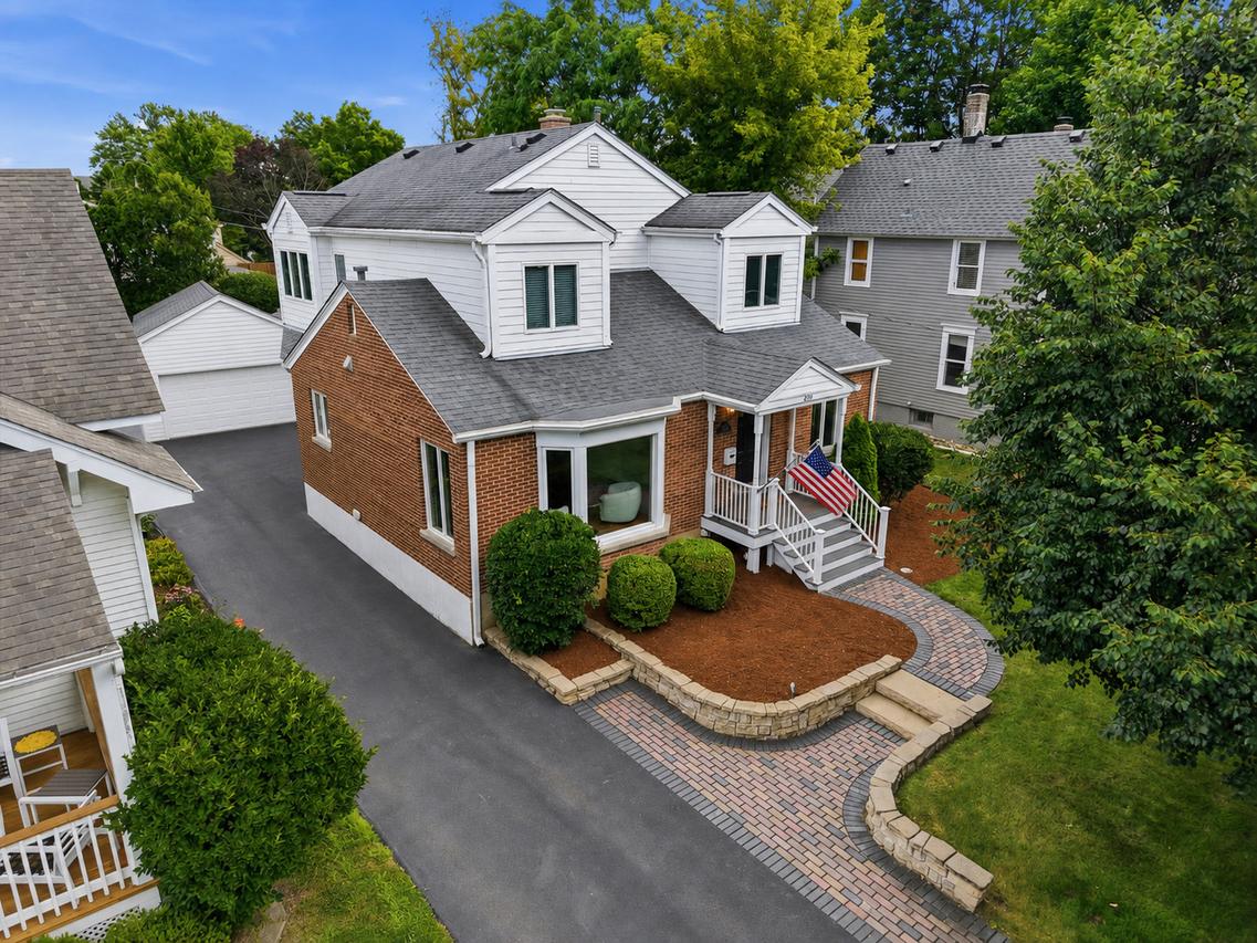 439 North Ave., Barrington, IL 60010