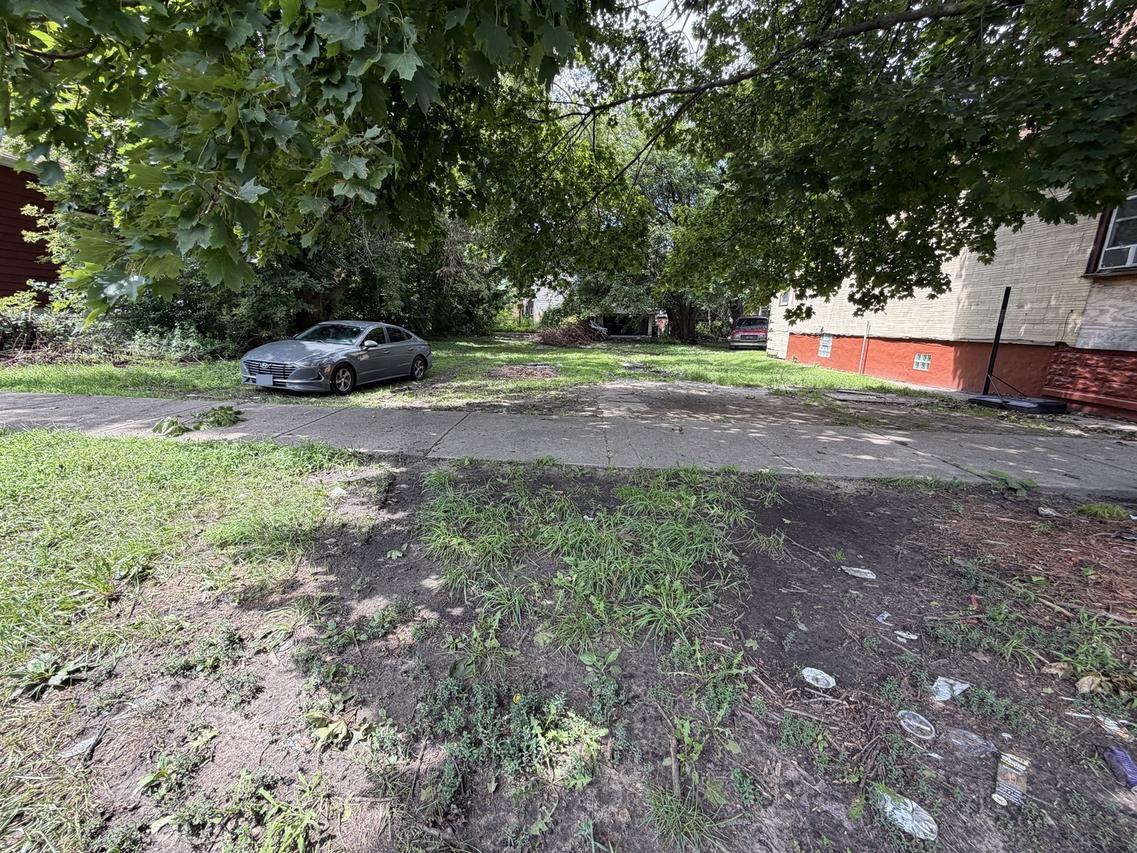 8222 S Manistee Ave., Chicago, IL 60617