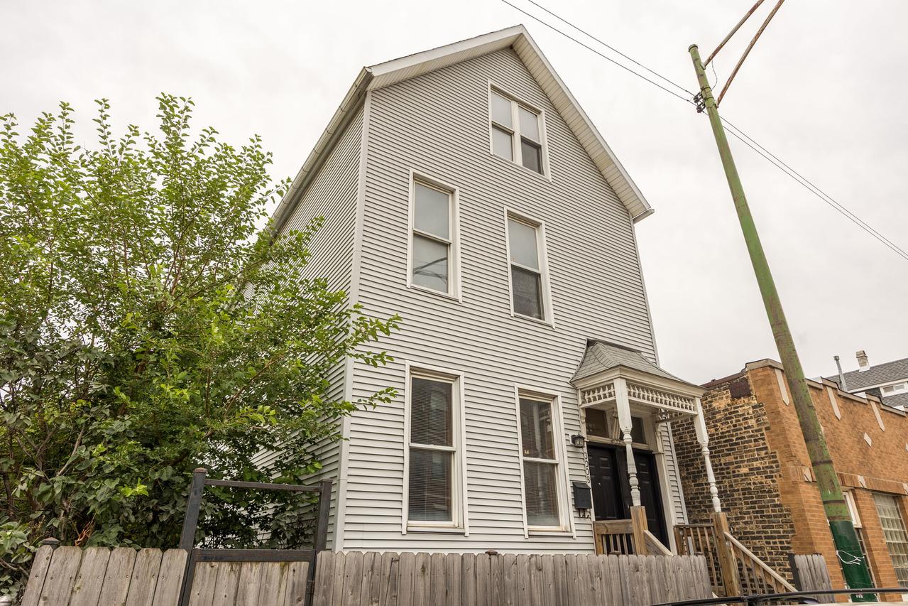 3008 N Clybourn Ave., Chicago, IL 60618
