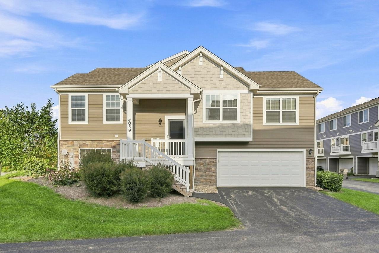 3839 Honeysuckle Ln., Elgin, IL 60124