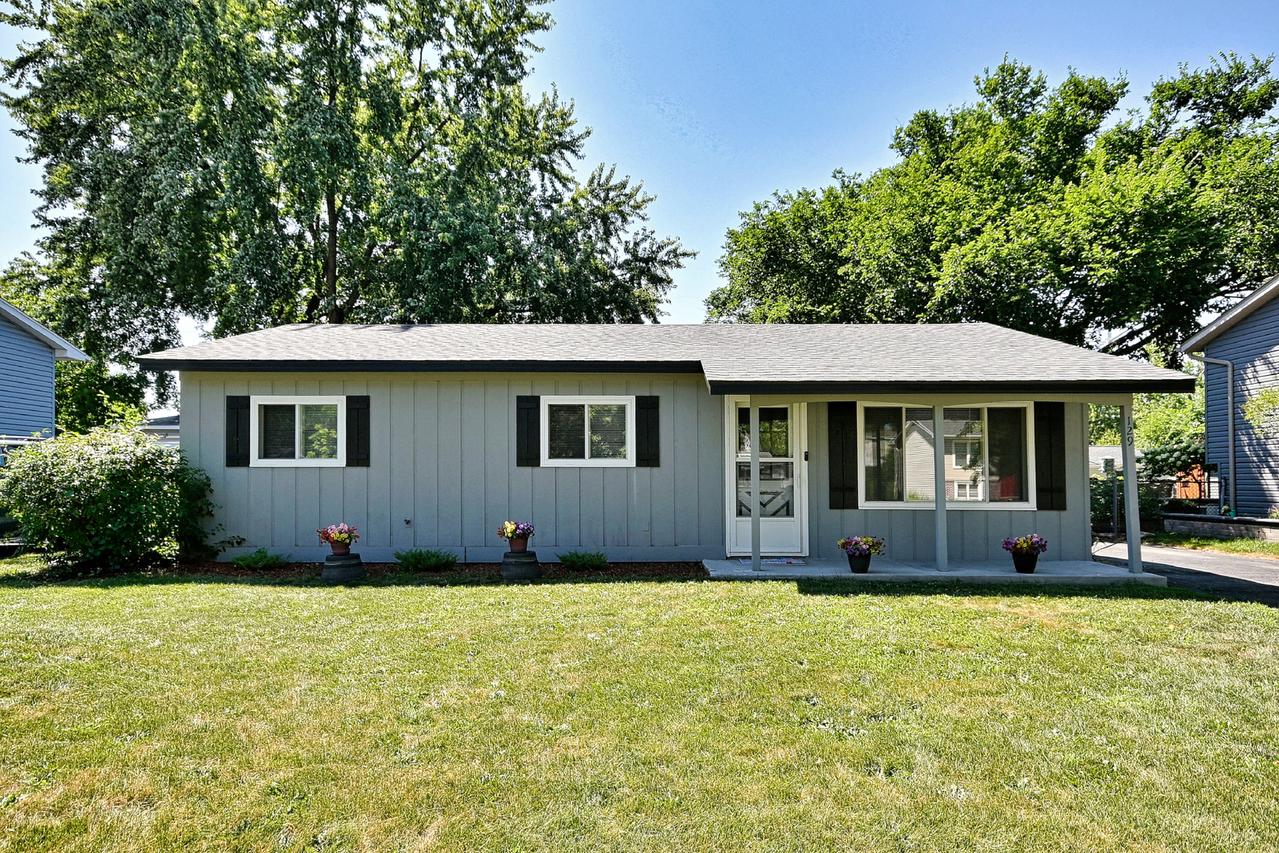 129 Springleaf Dr., Bolingbrook, IL 60440