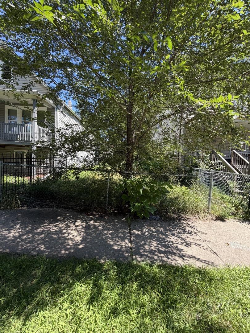 8137 S Muskegon Ave., Chicago, IL 60617