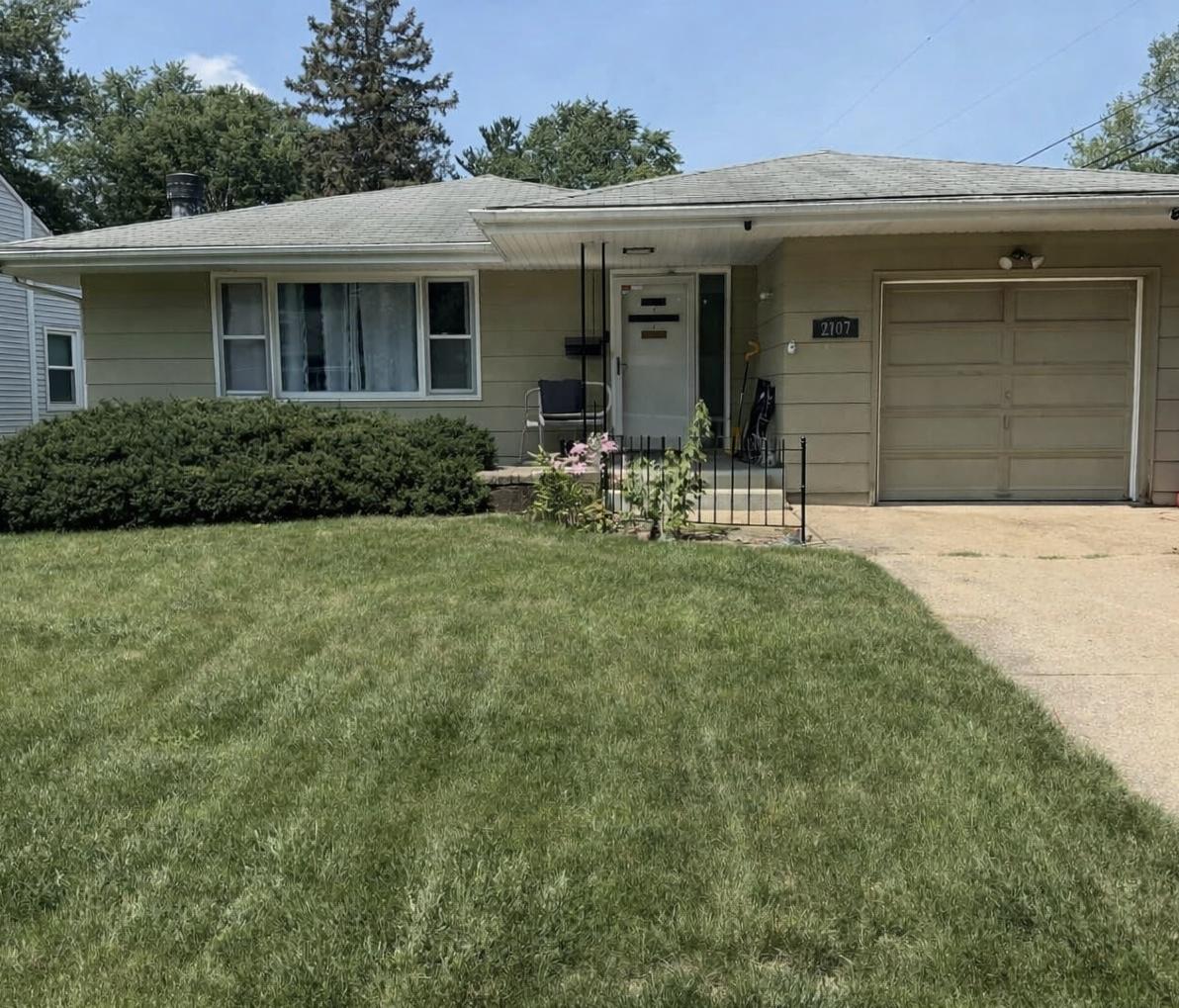 2107 Ohio Pkwy., Rockford, IL 61108