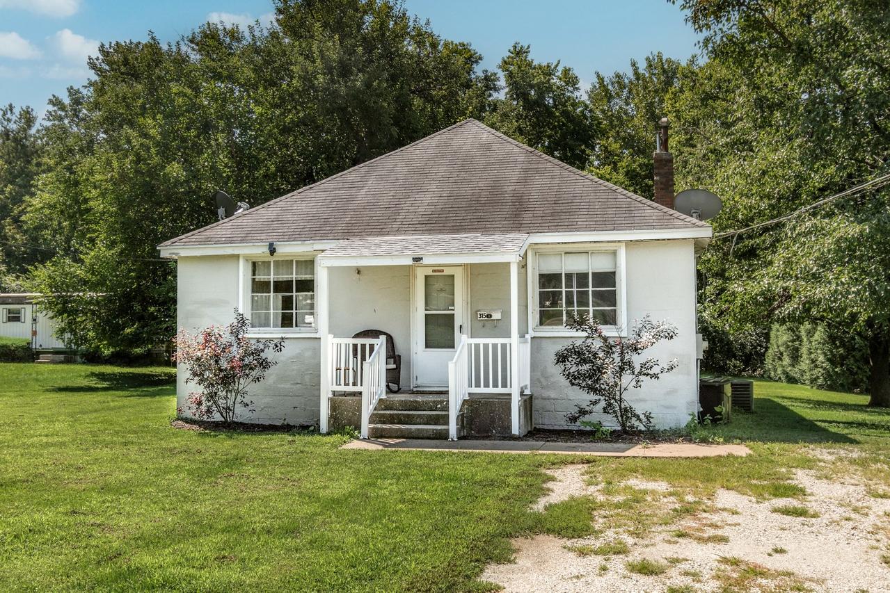 315 W 3rd St., Streator, IL 61364