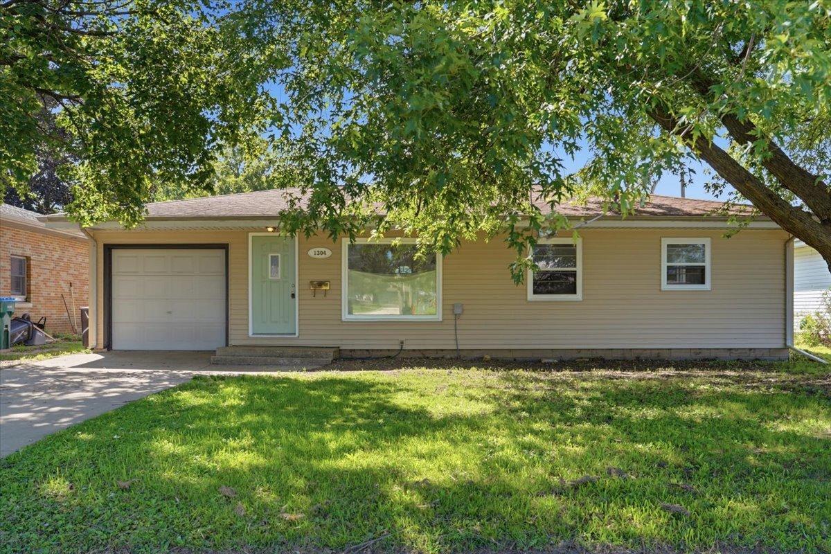 1304 11th Ave., Rock Falls, IL 61071