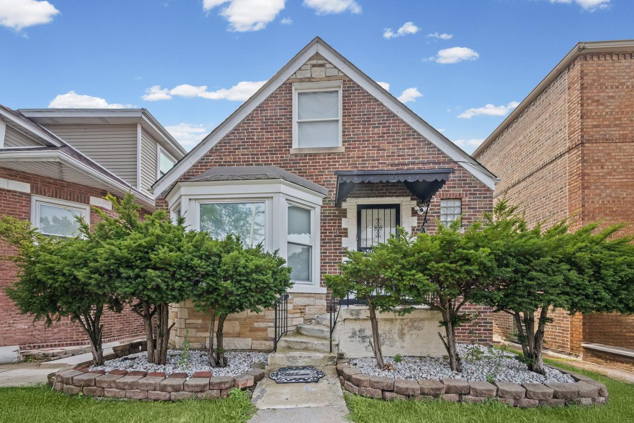 8340 S Yates Blvd., Chicago, IL 60617