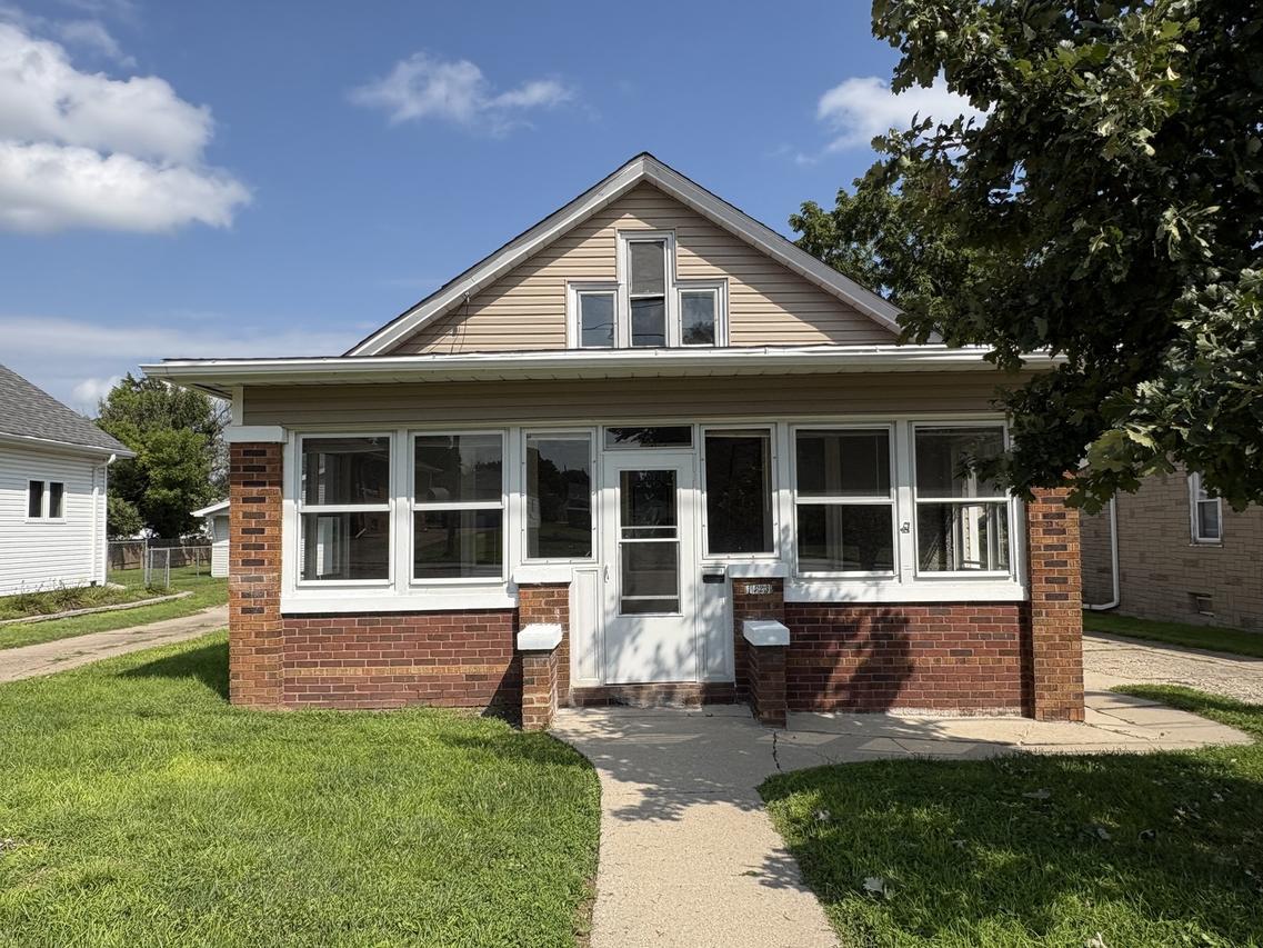 1423 Pulaski St., Peru, IL 61354