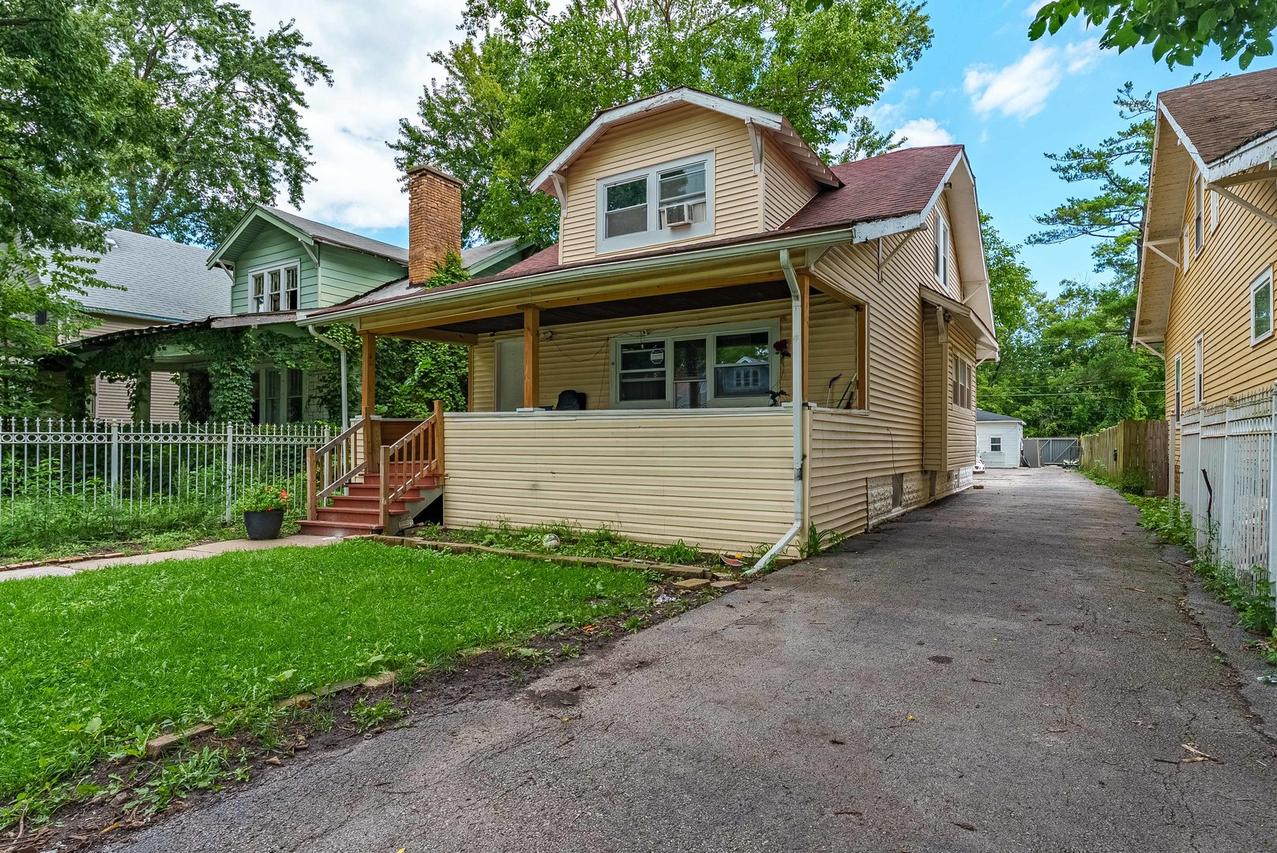 15117 Vine Ave., Harvey, IL 60426