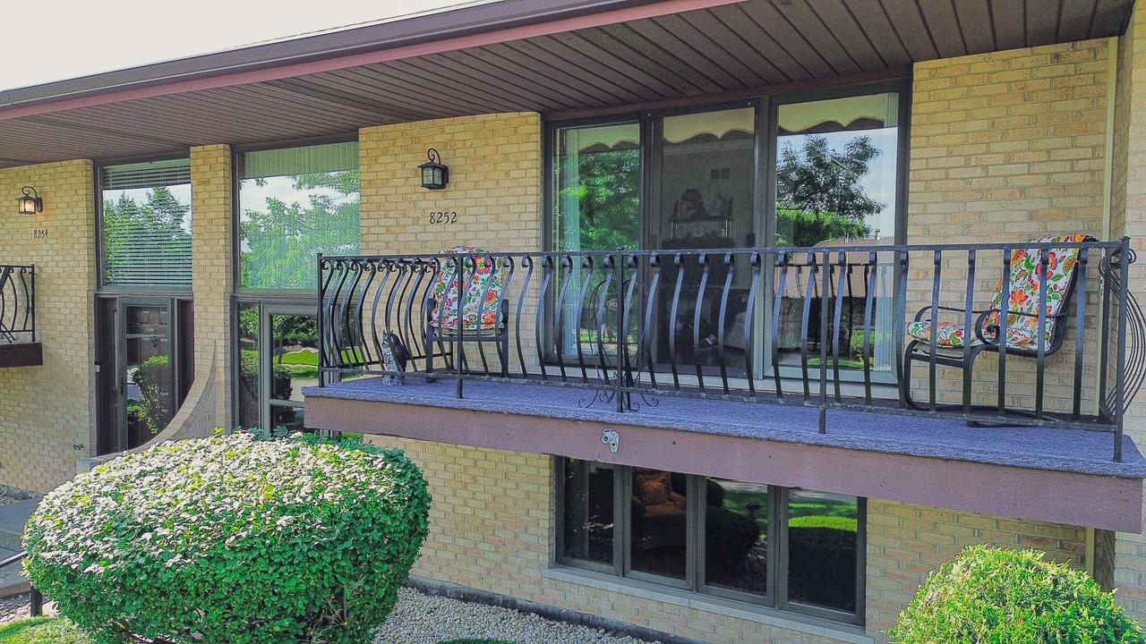 8252 Ashley Ln., Tinley Park, IL 60477