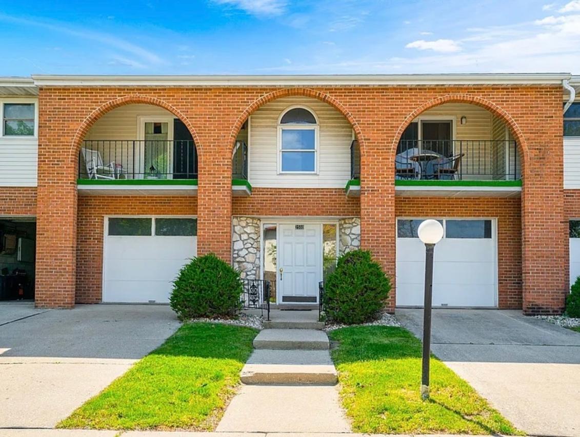 2500 Sycamore Dr. #106, Morris, IL 60450