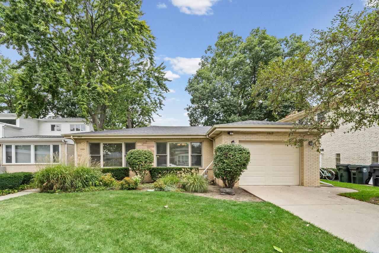 3912 Enfield Ave., Skokie, IL 60076