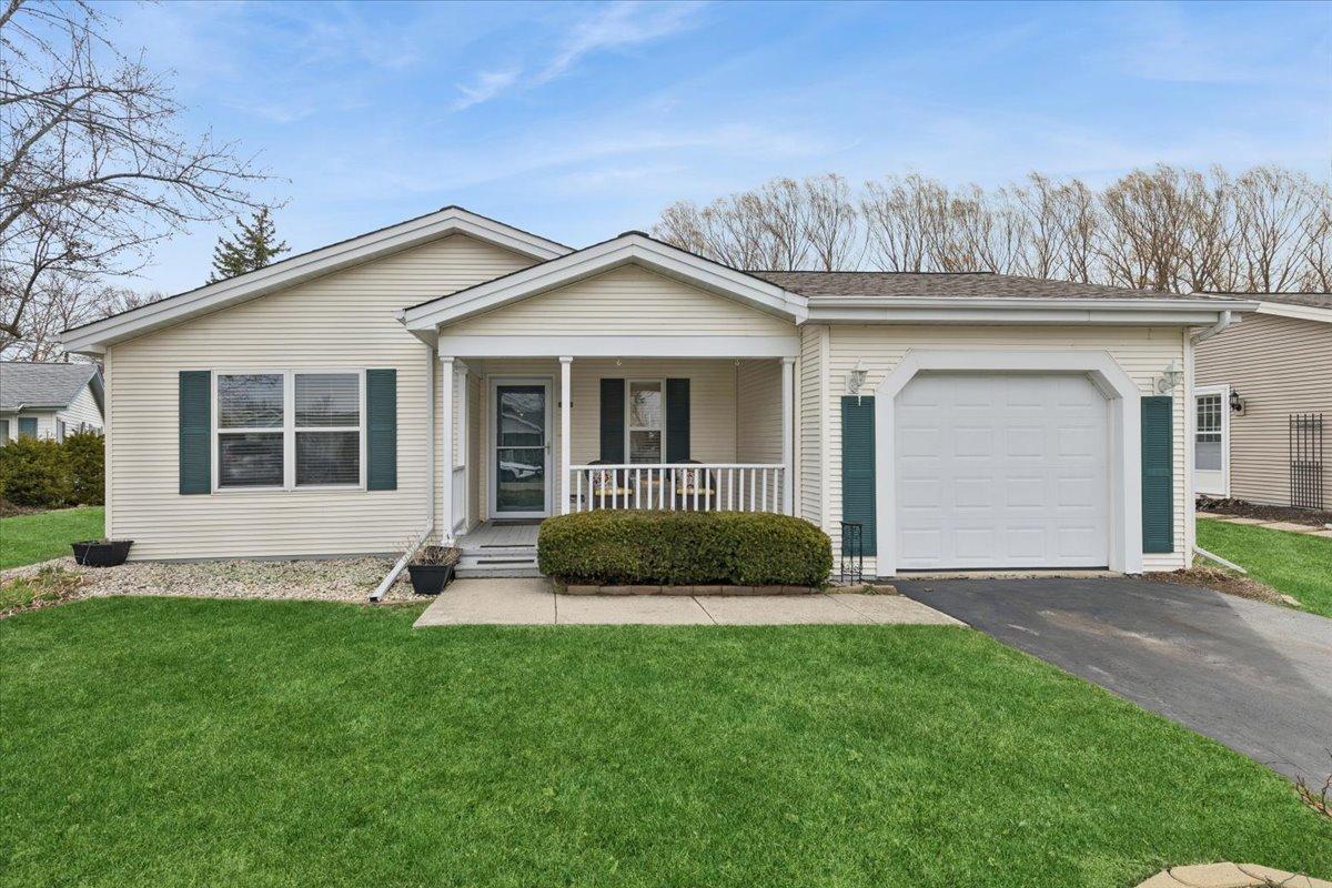 1810 Paddock Ct., Grayslake, IL 60030