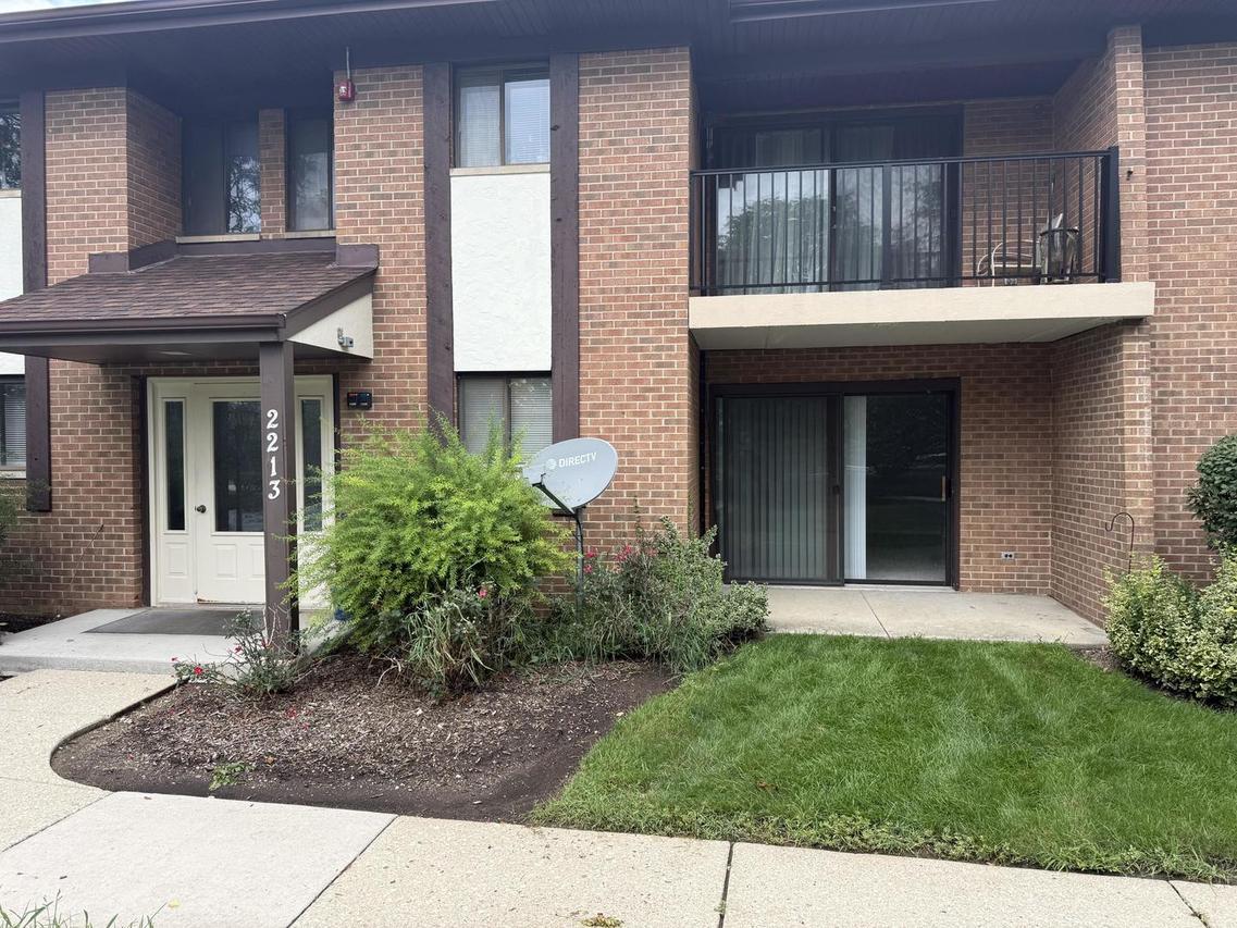 2213 Wharf Dr. #401, Woodridge, IL 60517