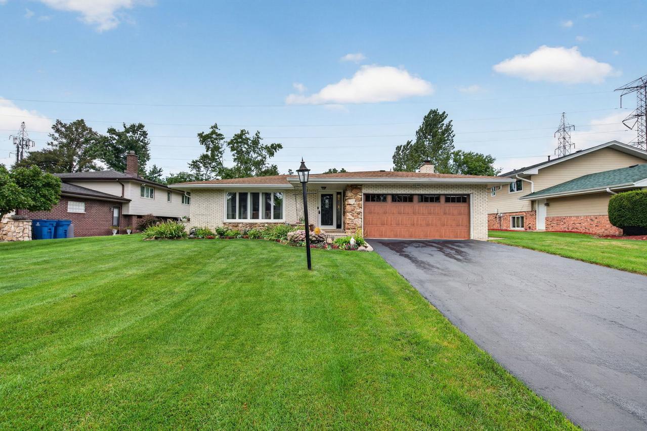 12756 S Cedar Ln., Palos Heights, IL 60463