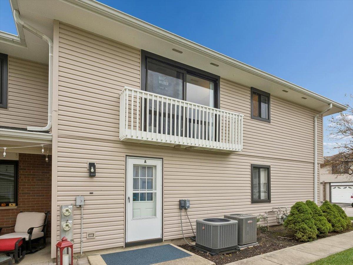 135 Fairlane Ct. #A, Bloomingdale, IL 60108