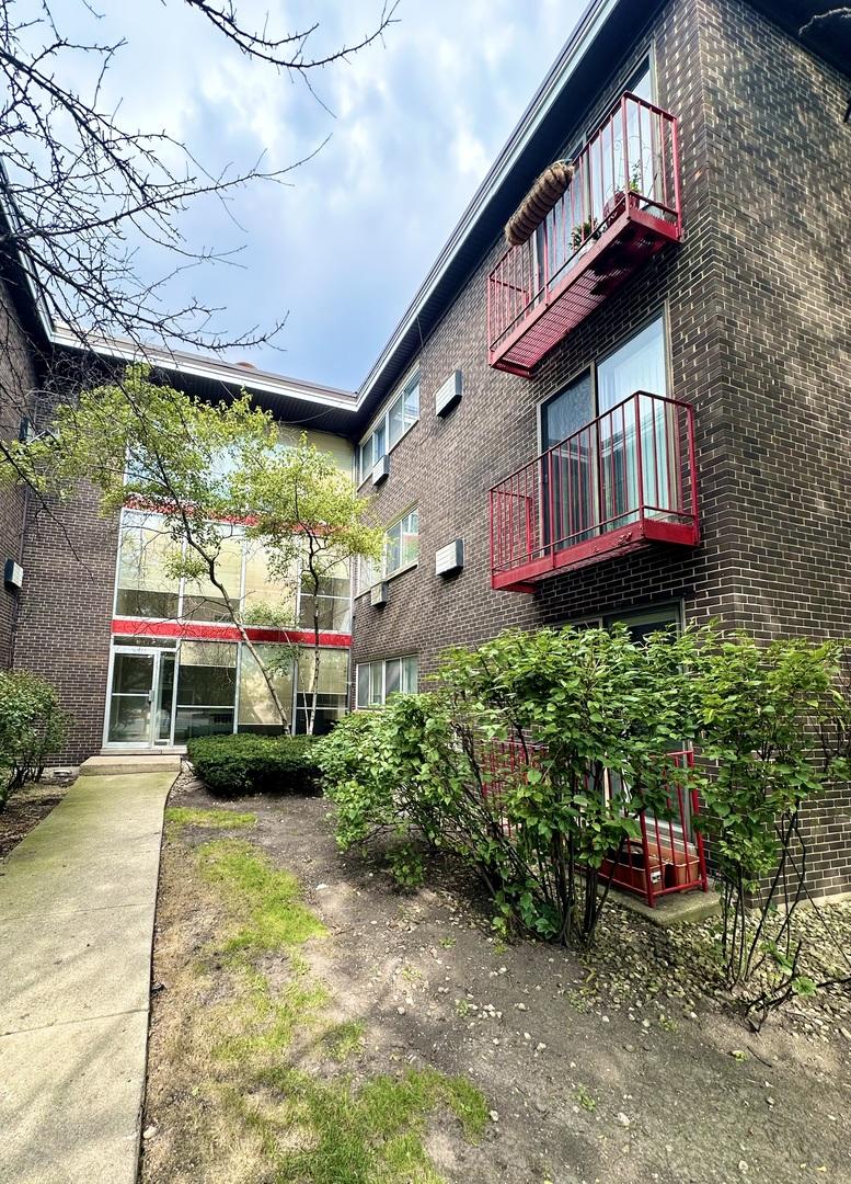 8524 Skokie Blvd. #3F, Skokie, IL 60077