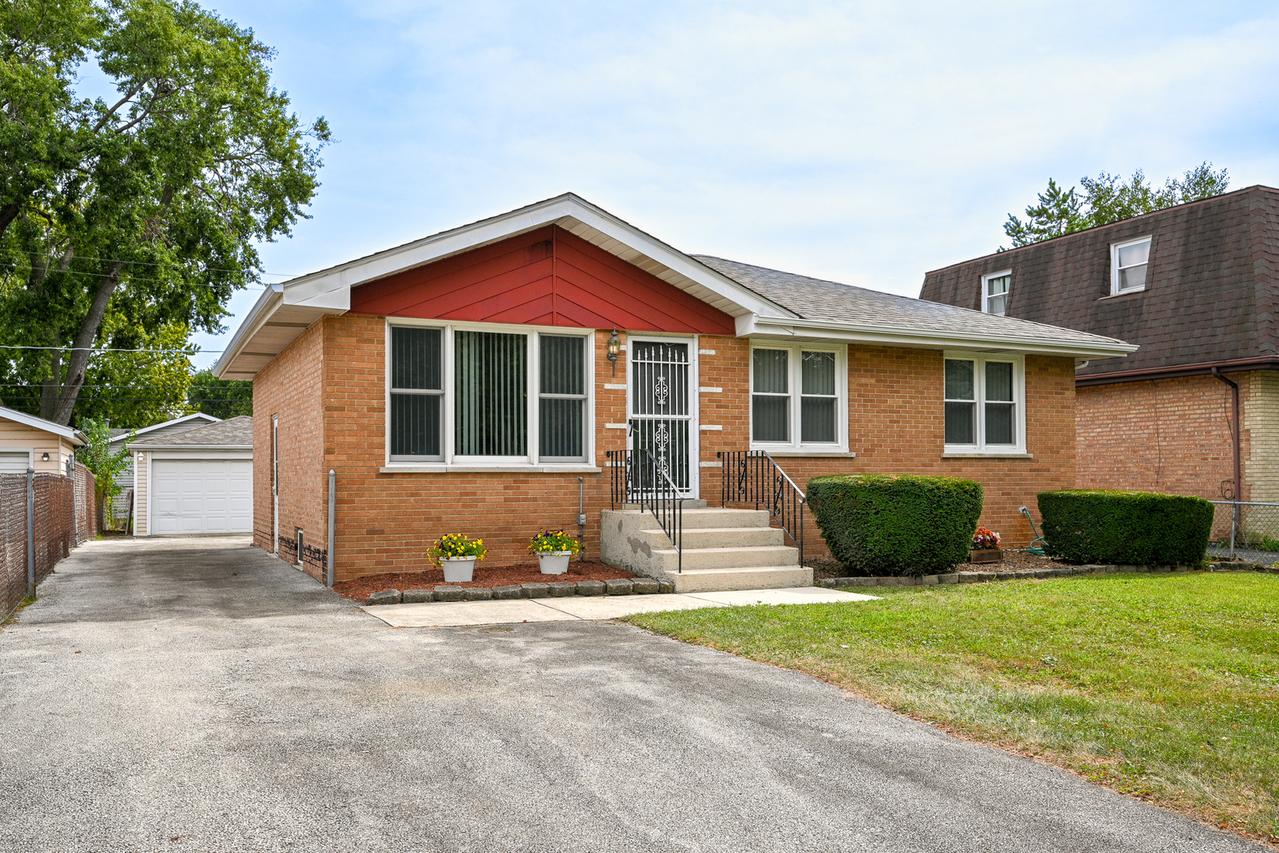 9627 Oak Park Ave., Oak Lawn, IL 60453