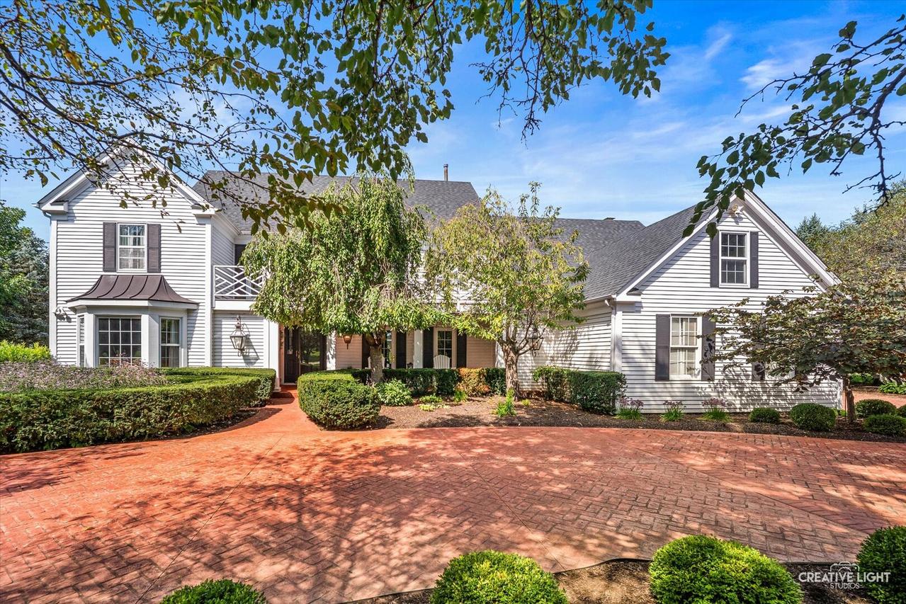 5N948 Westwood Ln., St. Charles, IL 60175