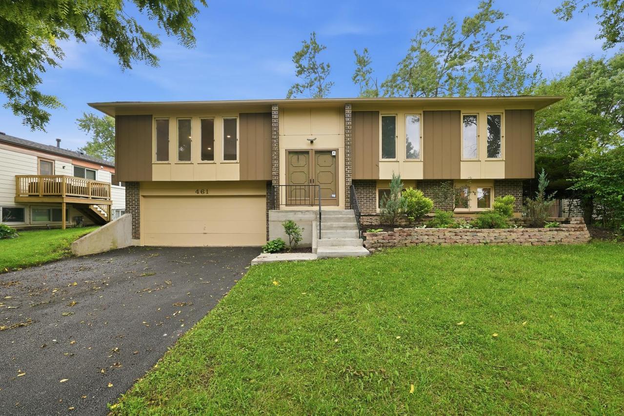 461 Galahad Rd., Bolingbrook, IL 60440