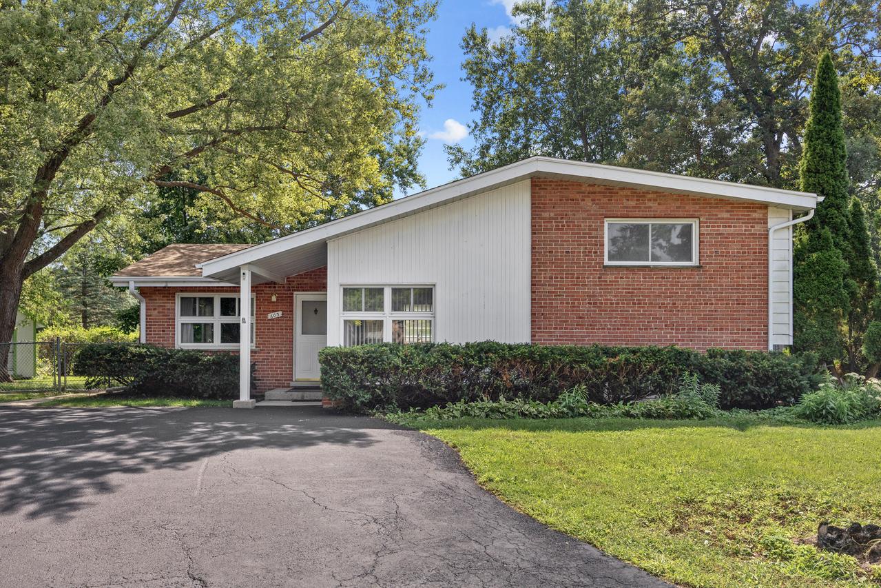 603 Gregg Rd., Northbrook, IL 60062
