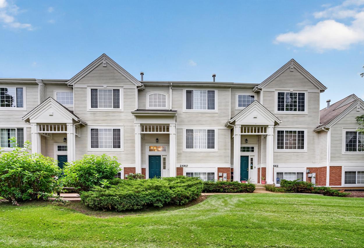 2440 Oakfield Ct., Aurora, IL 60503
