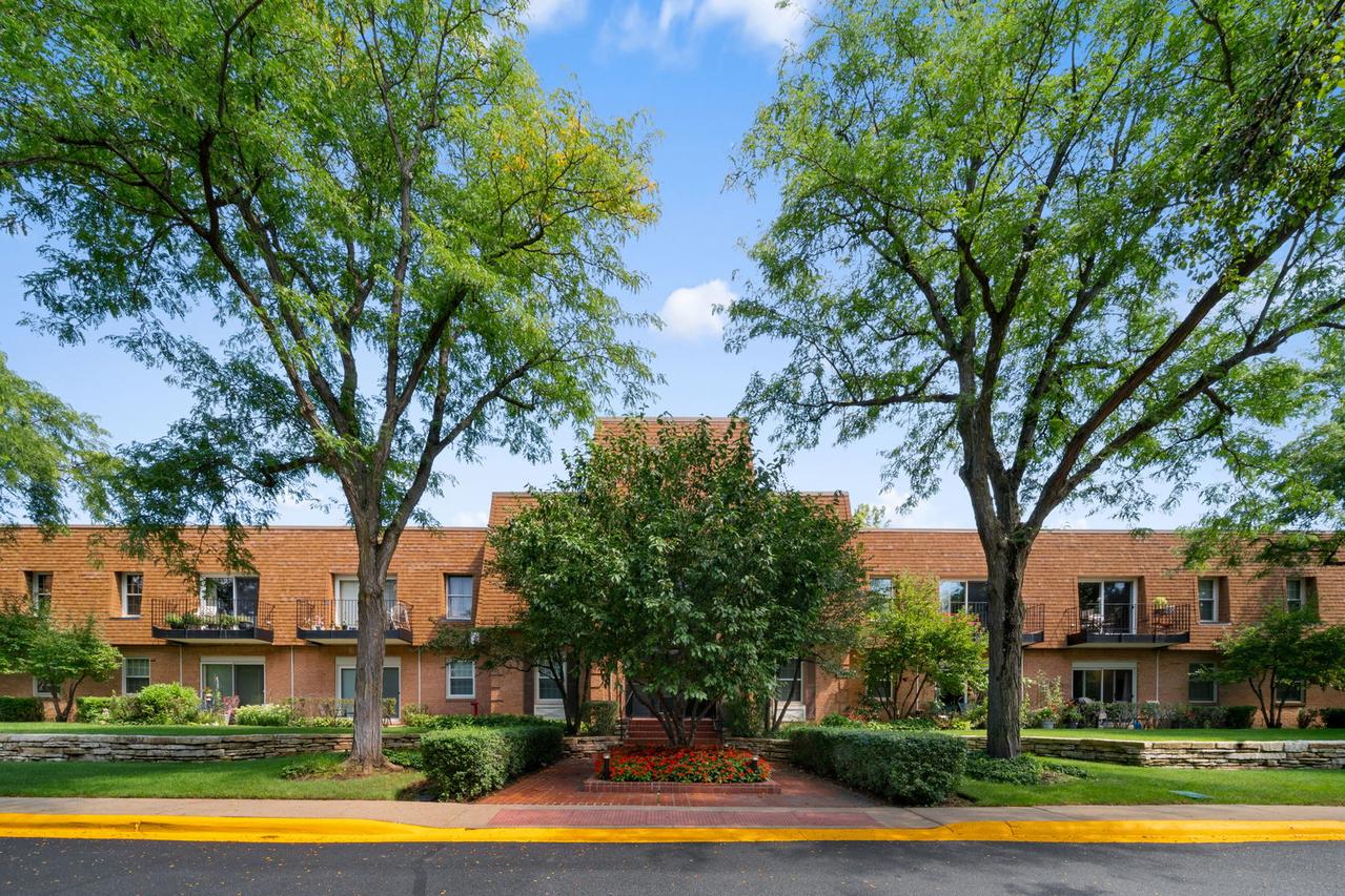 1250 Park Ave. #430, Highland Park, IL 60035