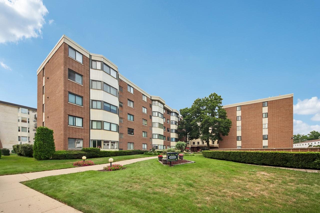 5500 Lincoln Ave. #107, Morton Grove, IL 60053