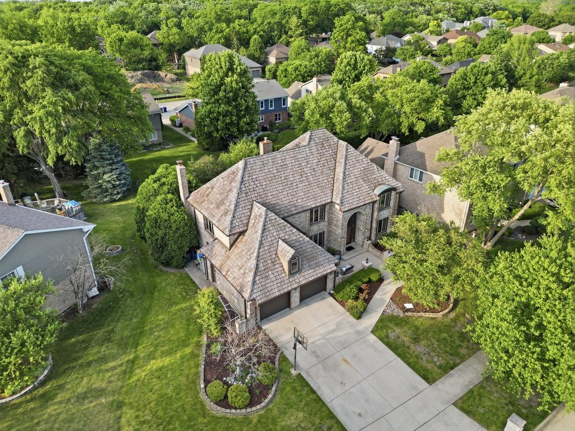 10650 Wildwood Dr., Palos Park, IL 60464