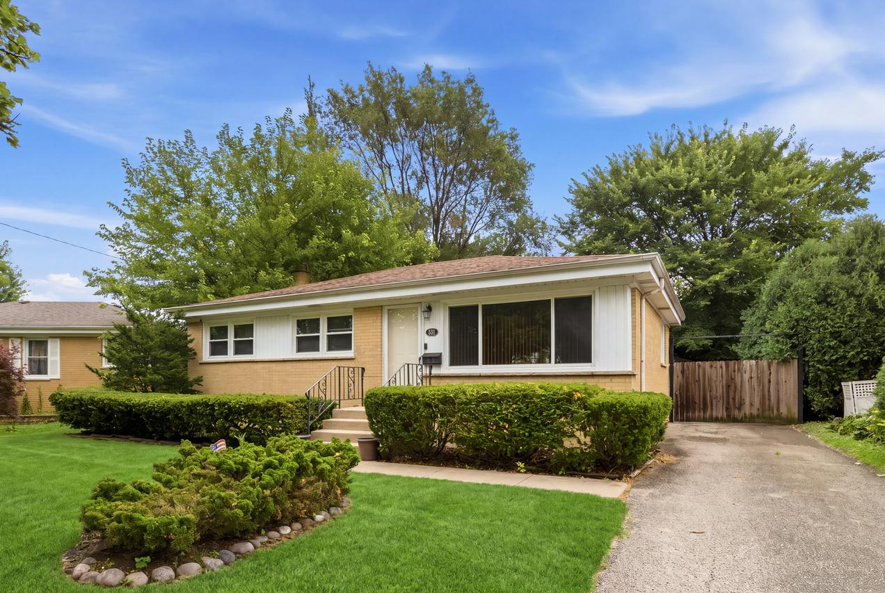 531 Cambridge Rd., Des Plaines, IL 60016