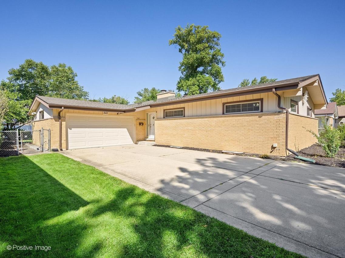 842 S Euclid Ave., Villa Park, IL 60181