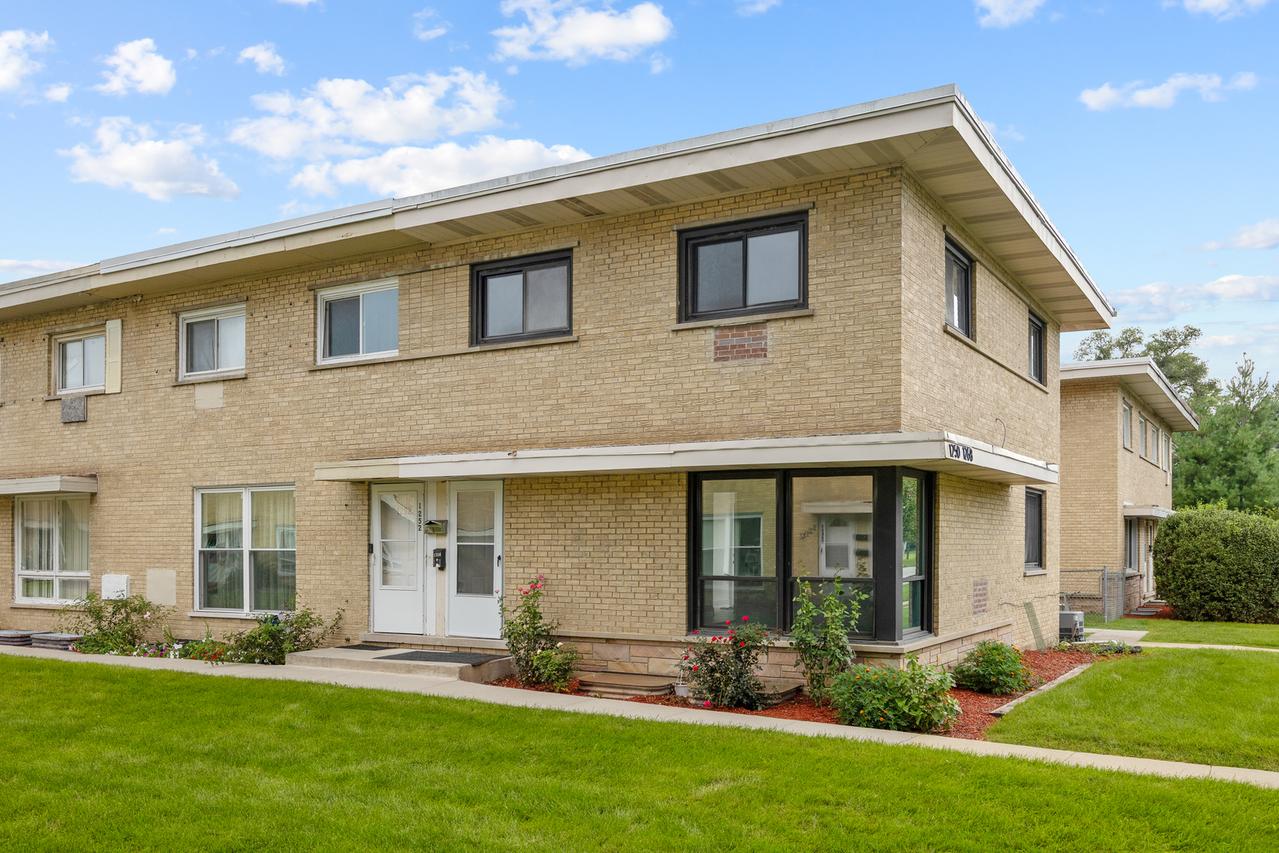 1250 N Wheeling Rd., Mount Prospect, IL 60056