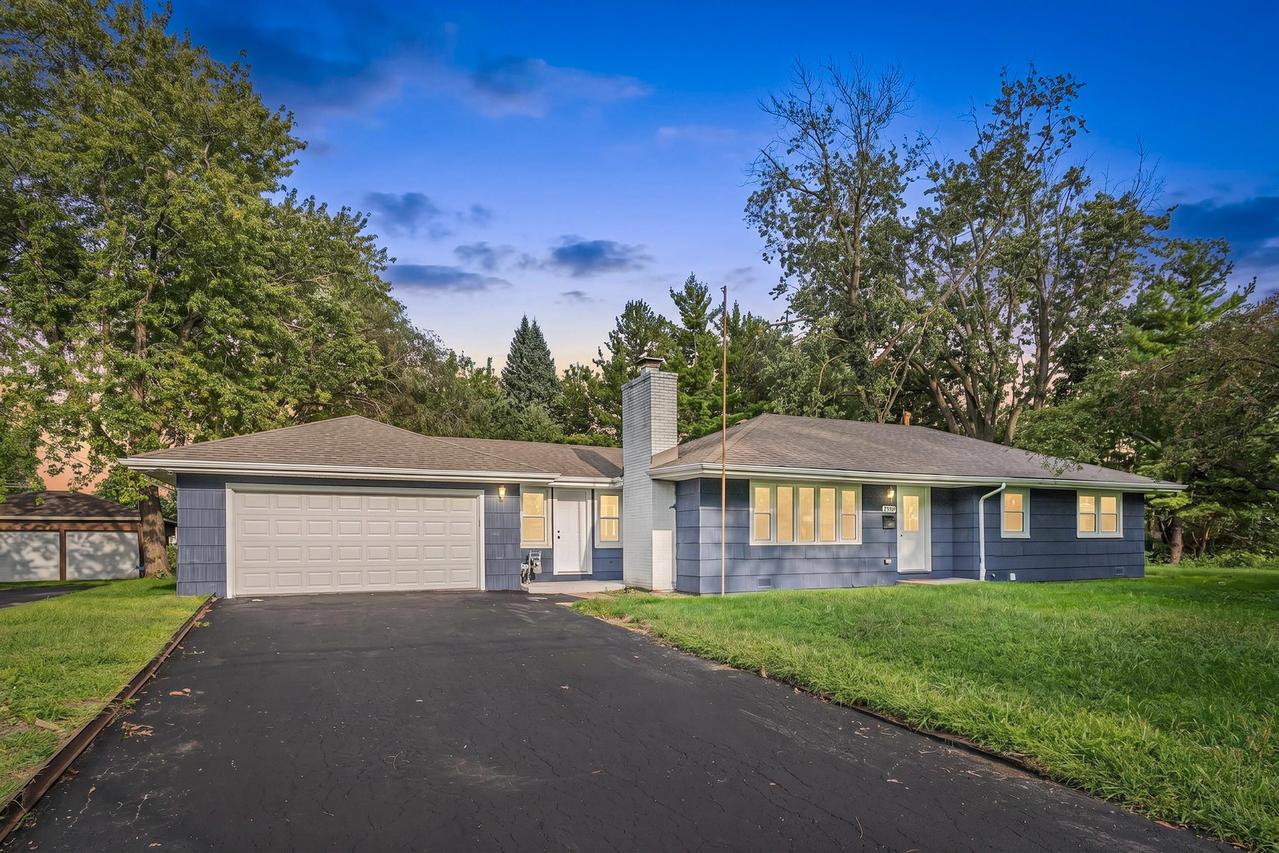 16037 Evans Ave., South Holland, IL 60473