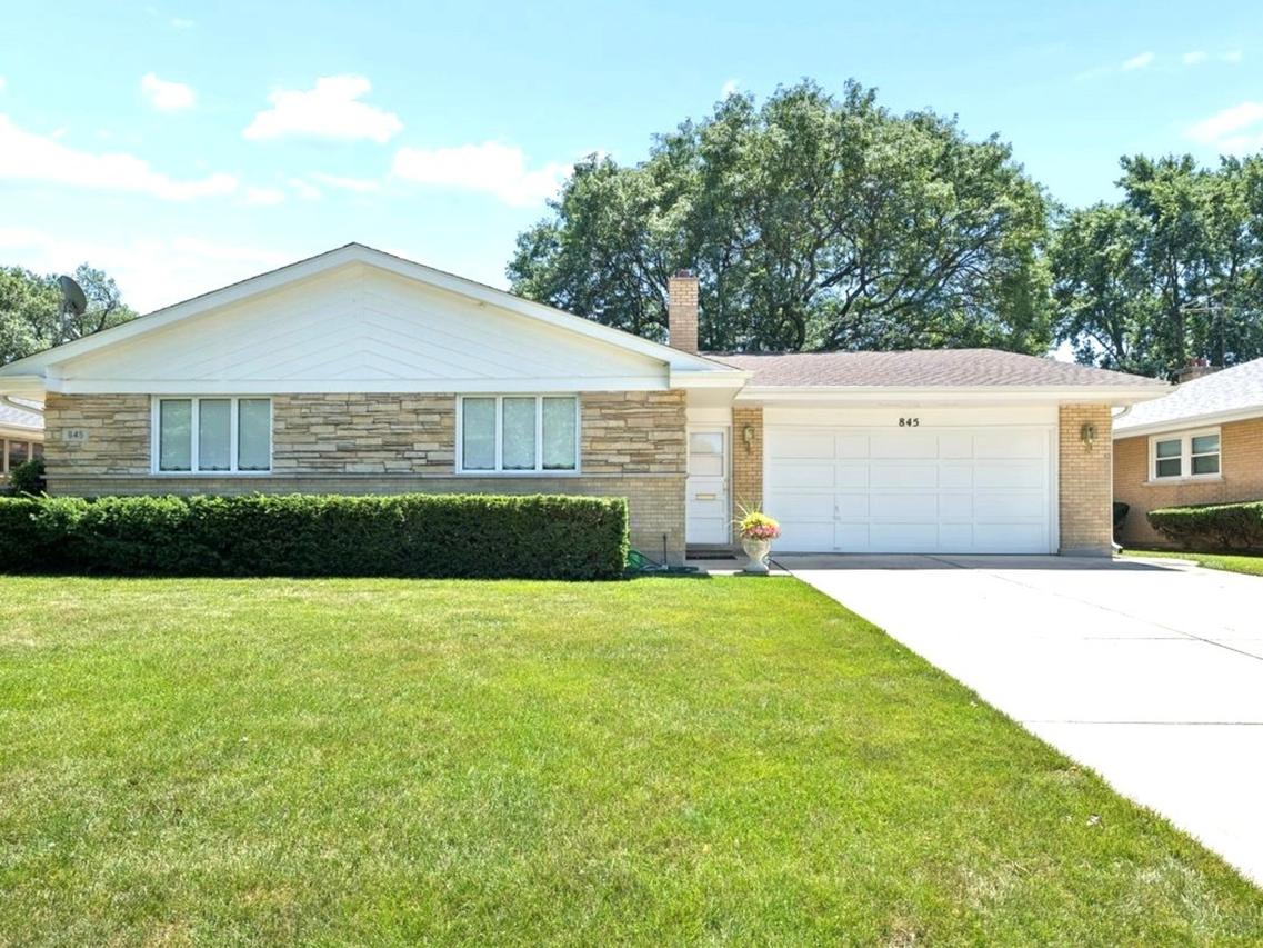 845 N Merrill St., Park Ridge, IL 60068