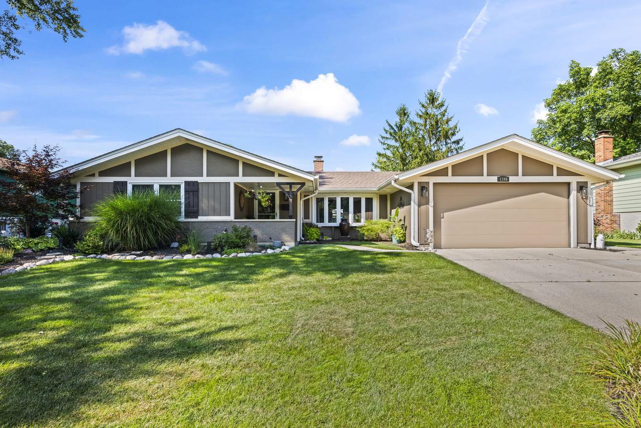 1108 Bradford Ln., Schaumburg, IL 60193