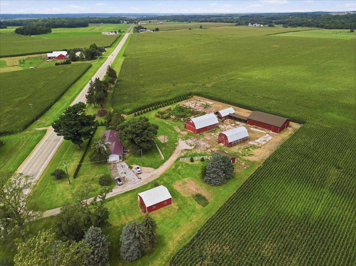 9896 Lincoln Rd., Morrison, IL 61270