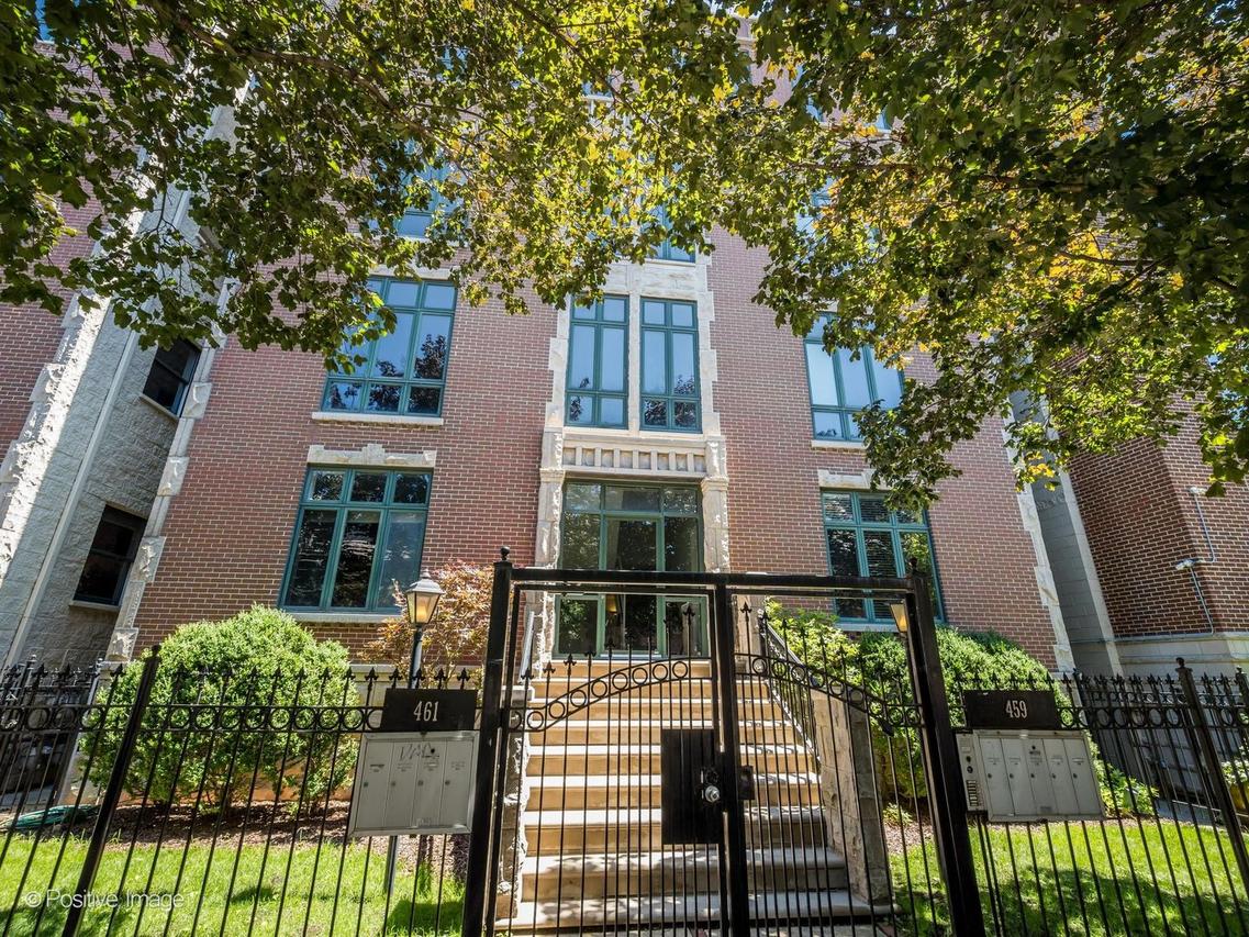 459 N Green St. #2S, Chicago, IL 60642