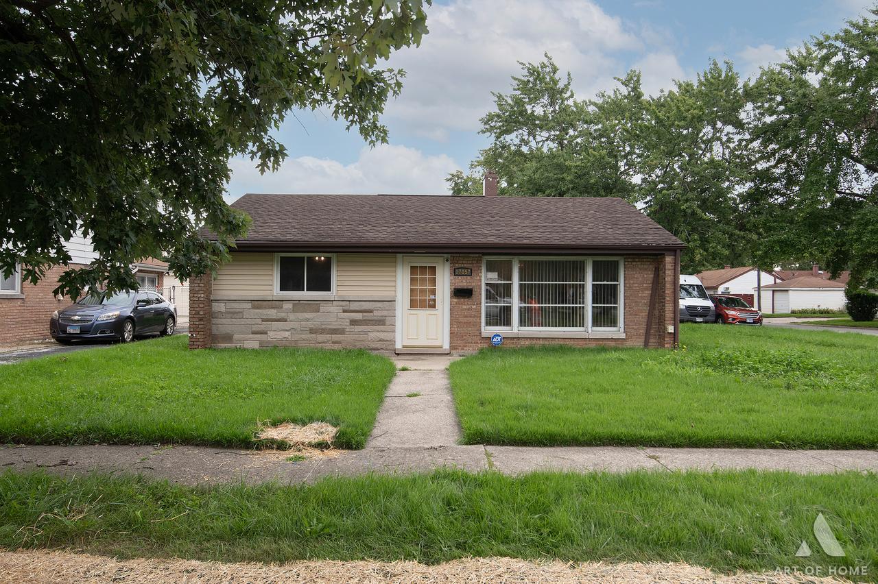 17057 Park Ave., Lansing, IL 60438