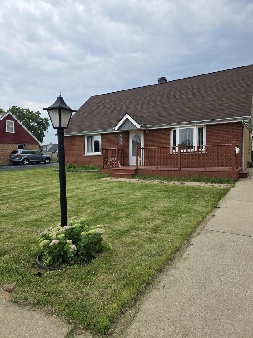 8225 New Castle Ave., Burbank, IL 60459
