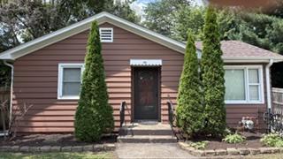 744 Orchard Ave., Aurora, IL 60506